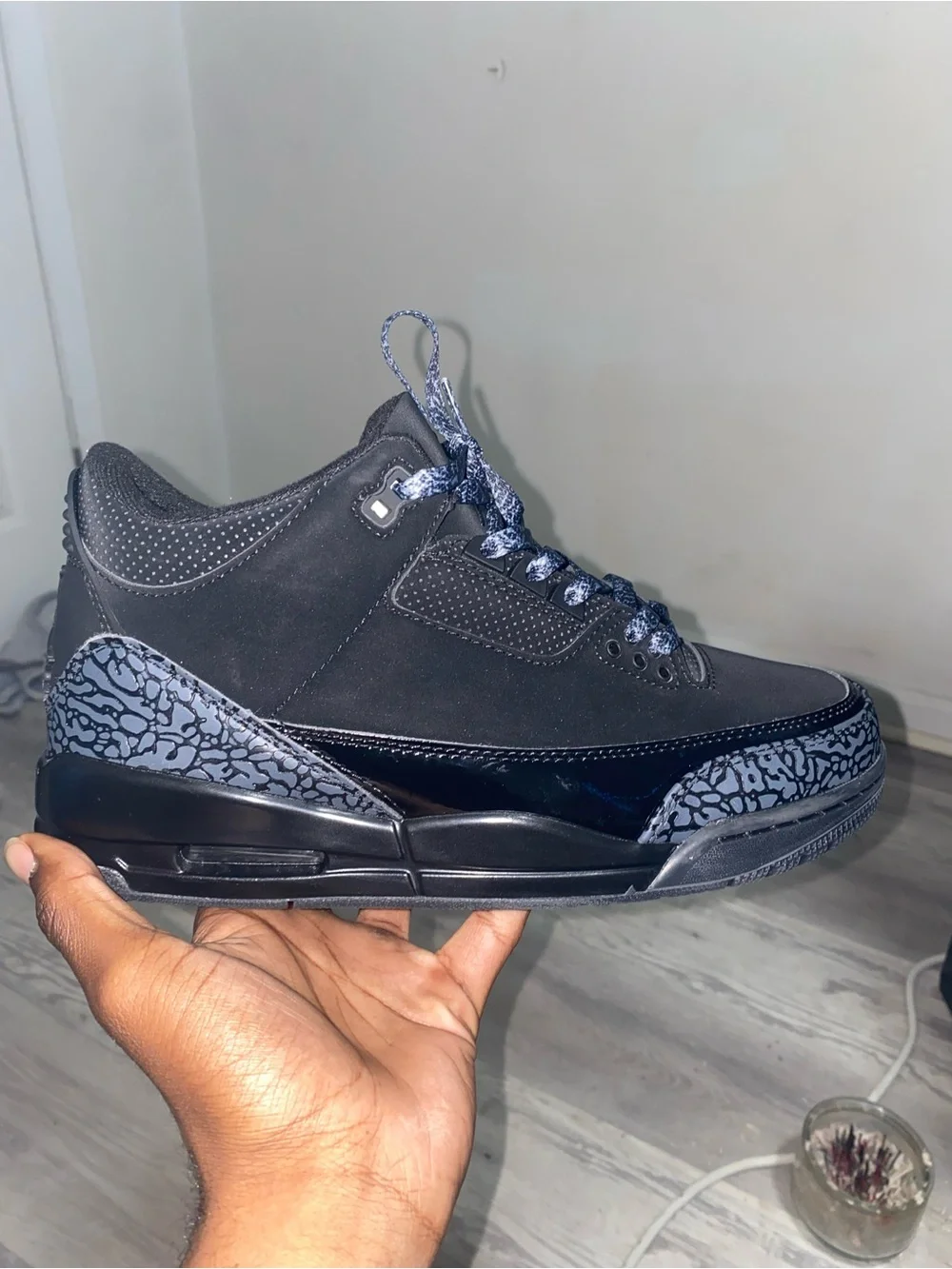 Men's Black Low-Top Athletic Sneakers with Grey & black Detail